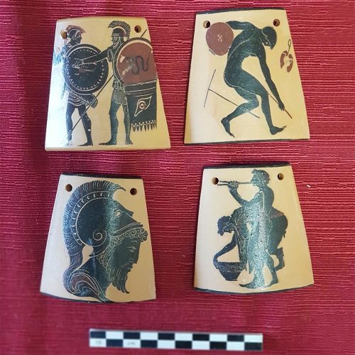 Tegoline in ceramica con serigrafia di età greca 2